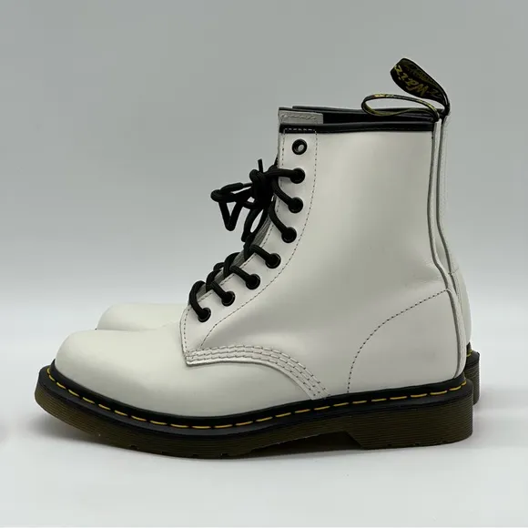 Dr. Martens 11821/1460 Lace Up Boots. Size 8