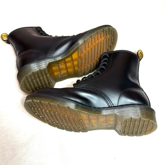 Dr. Martens 1460 Black Patent Leather Classic Lady’sAnkle Boots.