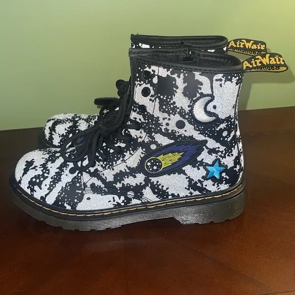 DR MARTENS | 1460 Combat Boots | Color: Cosmic Print | Size: US 4M toddler