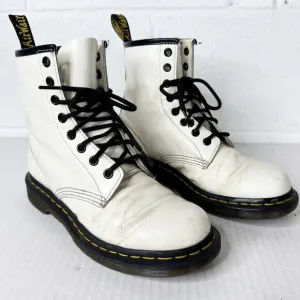 Dr Martens 1460 Combat Boots Womens Smooth Leather White Lace Up Size 7