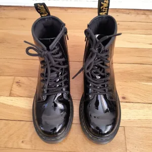 Dr. Marten's 1460 Delaney Black Patent  Combat Lace Up Boots Size 3