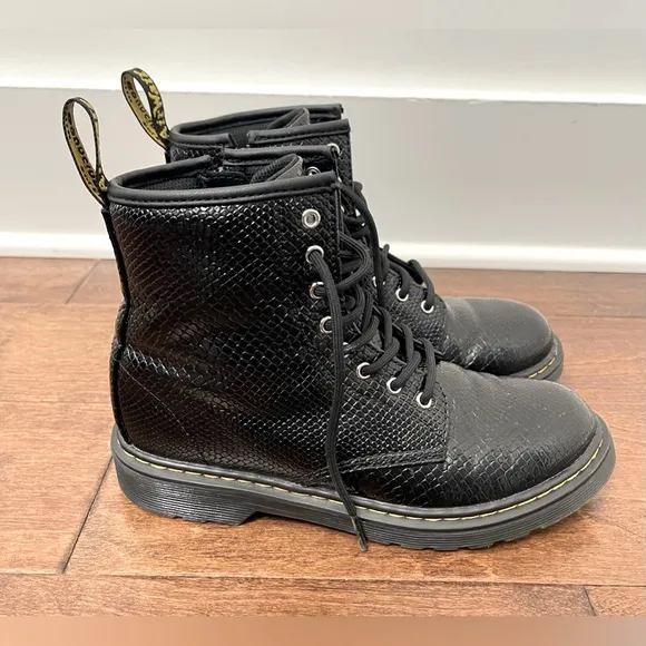 Dr. Martens 1460-J Emboss Reptile Lace-Up Zipper Black Boots Youth Size 4
