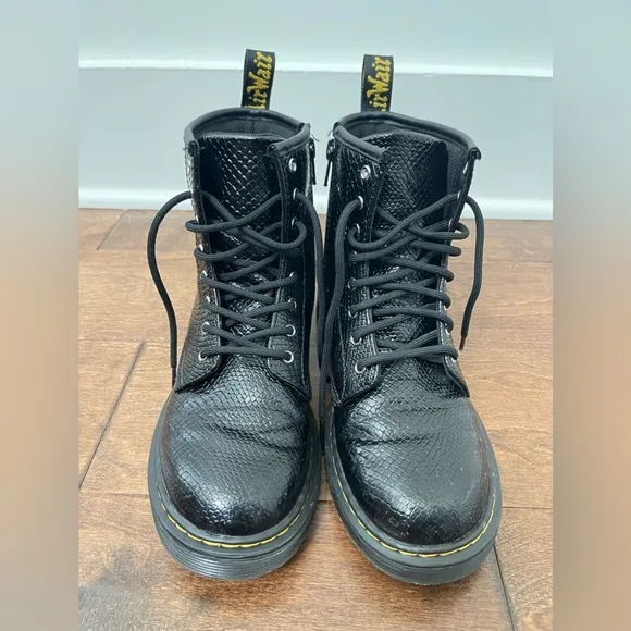 Dr. Martens 1460-J Emboss Reptile Lace-Up Zipper Black Boots Youth Size 4