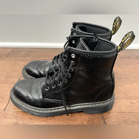 Dr. Martens 1460-J Emboss Reptile Lace-Up Zipper Black Boots Youth Size 4