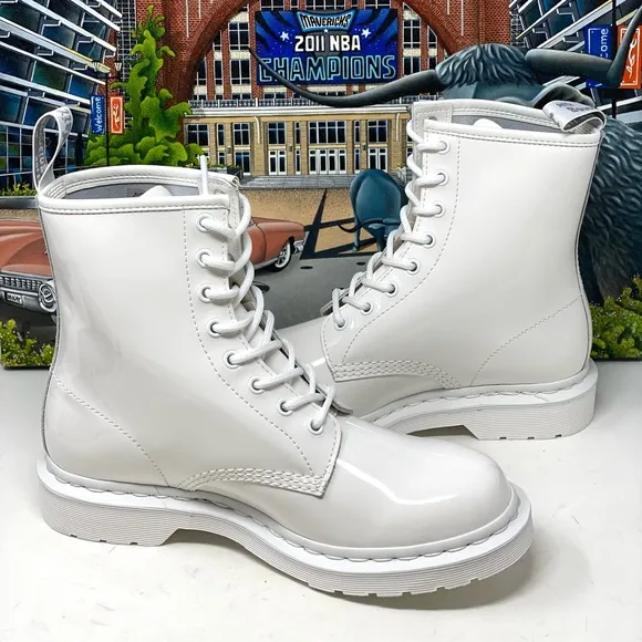 Dr. Martens 1460 Mono Patent Lamper Boots