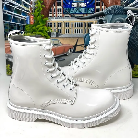 Dr. Martens 1460 Mono Patent Lamper Boots