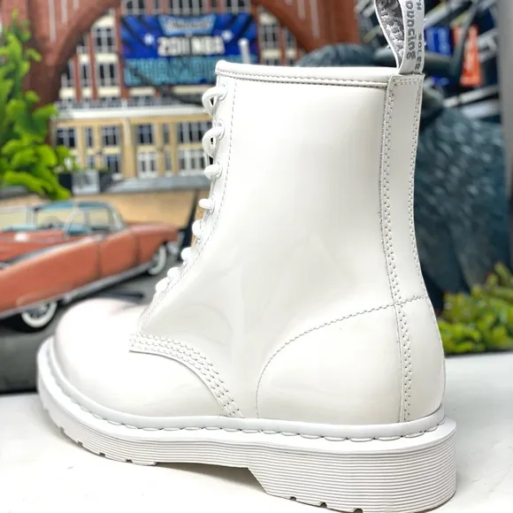 Dr. Martens 1460 Mono Patent Lamper Boots