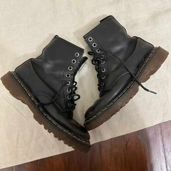 DR. MARTENS 1460 Pascal Smooth Leather Combat Boots in Black UK MADE Kids
