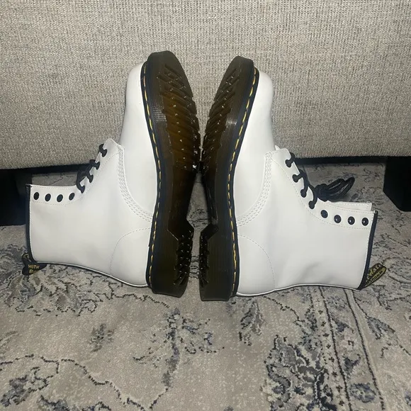 Dr Martens 1460 Smooth Lace Up Boots