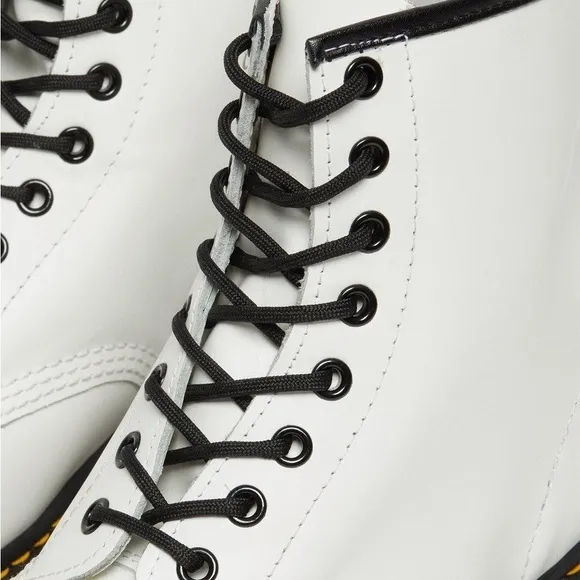 DR MARTENS 1460 Smooth Leather Lace Up Boots!