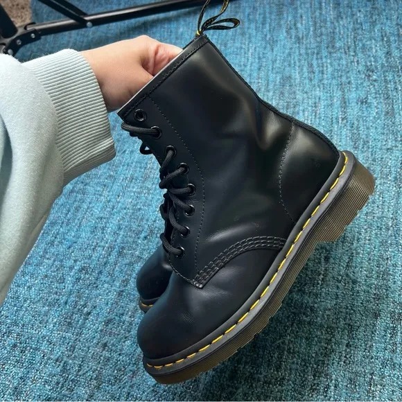 Dr. Martens 1460 Smooth Leather Lace Up Combat Boots in Black