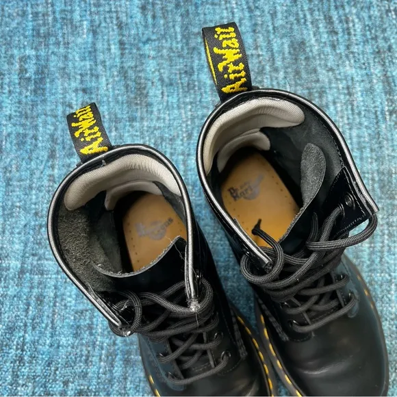 Dr. Martens 1460 Smooth Leather Lace Up Combat Boots in Black