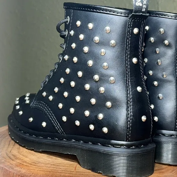 DR. MARTENS 1460 Stud Wanama Leather Lace Up Boots