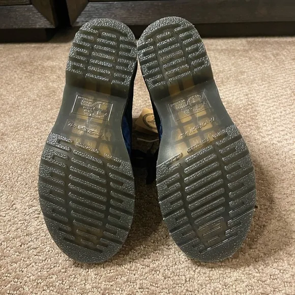 Dr. Martens 1460 Vegan Velvet 7 Women’s