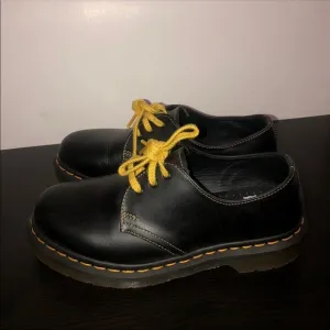 Dr. Martens 1461 W Derby Oxford Shoe
