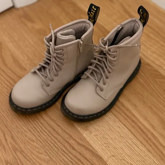 Dr. Martens Air Wave Kids’ Zavala Combat Boots in Pale Pink, Size 10