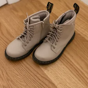 Dr. Martens Air Wave Kids’ Zavala Combat Boots in Pale Pink, Size 10
