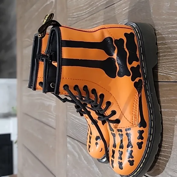 Dr. Martens AirWair Burnt Orange Jr. DELANEY Lace Up Boots Size 3 Unisex