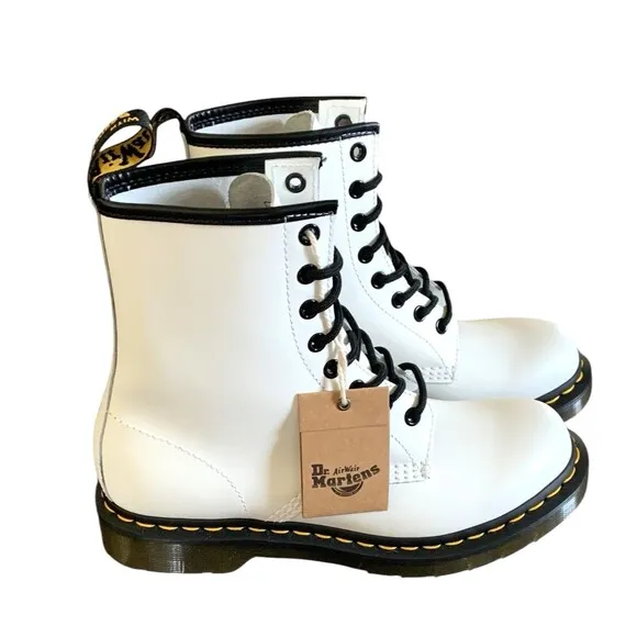Dr. Martens AirWair White Smooth Leather Combat Boots Womens Size 8 NEW