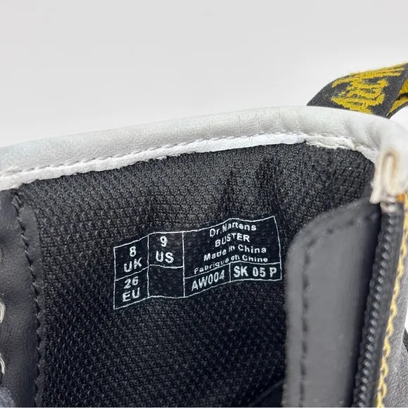DR. MARTENS Black Buster 8-Eye Kids Leather Combat Boots