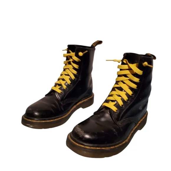 Dr. Marten's Black Leather Lace-Up Combat Boots Women's Size 6, Kid's Size 5