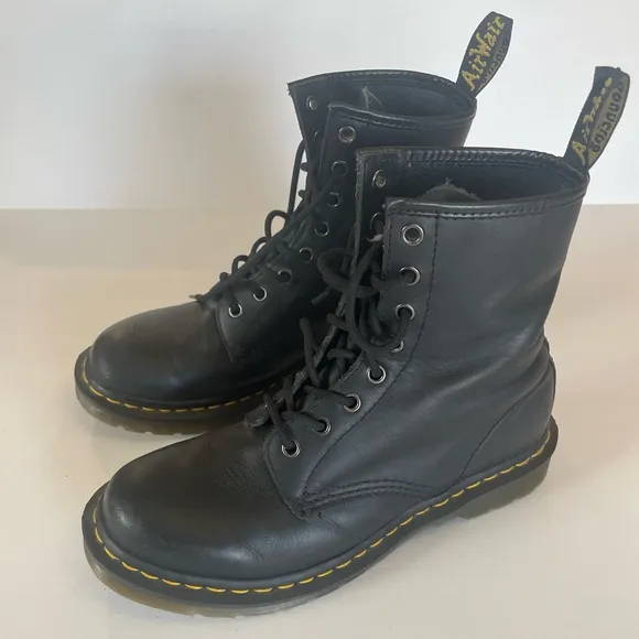 Dr. Martens Black Smooth Leather 1460 Lace Up Boots Women’s 9 41