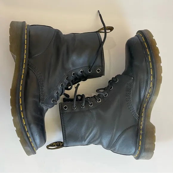 Dr. Martens Black Smooth Leather 1460 Lace Up Boots Women’s 9 41