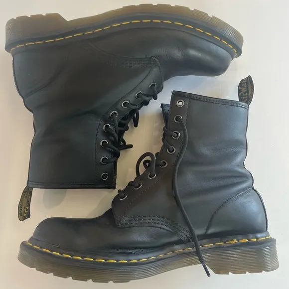 Dr. Martens Black Smooth Leather 1460 Lace Up Boots Women’s 9 41