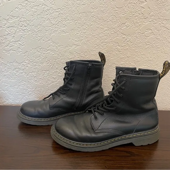 Dr. Martens boots 1460Y Softy T leather lace up boots