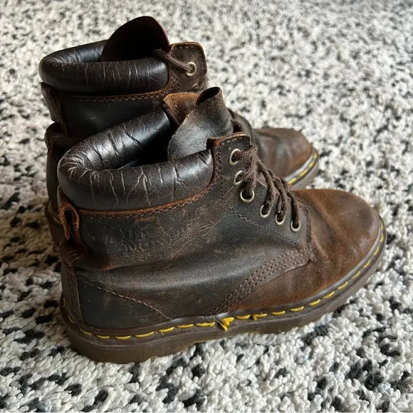 Dr Martens Brown Leather Lace Up Boots Distressed Worn Scuffed Youth Size 4