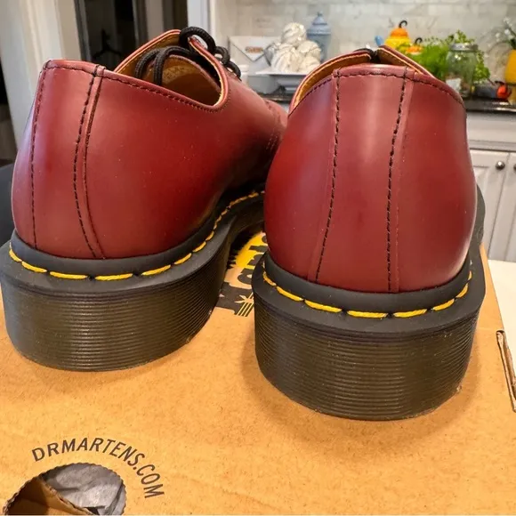 Dr Martens Classic 1461 Cherry Red Oxblood Oxford Shoes Mens 8 Womens 9 NEW