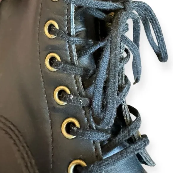 Dr. Martens combat air cushion sole boots black shoes AW004 Sz 6