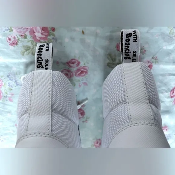 Dr. Martens Combs Platform Boots in white color Size 8