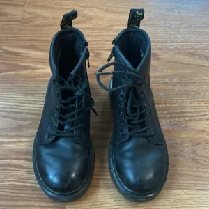 Dr. Martens Doc Martens Junior 1460 Black Leather Lace Up Boots Size 13