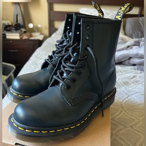 Dr Martens Docs Smooth Leather Lace up Boots 1460