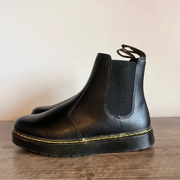 DR. MARTENS Dorrian Pull On Unisex Boot Size 8 or 9 SKU#243236