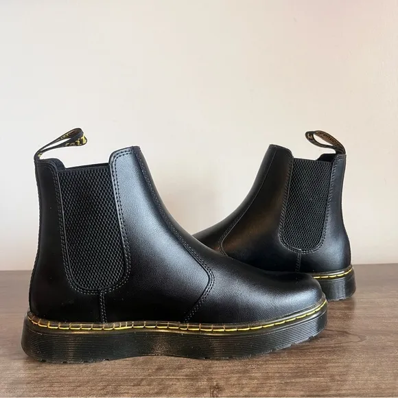 DR. MARTENS Dorrian Pull On Unisex Boot Size 8 or 9 SKU#243236