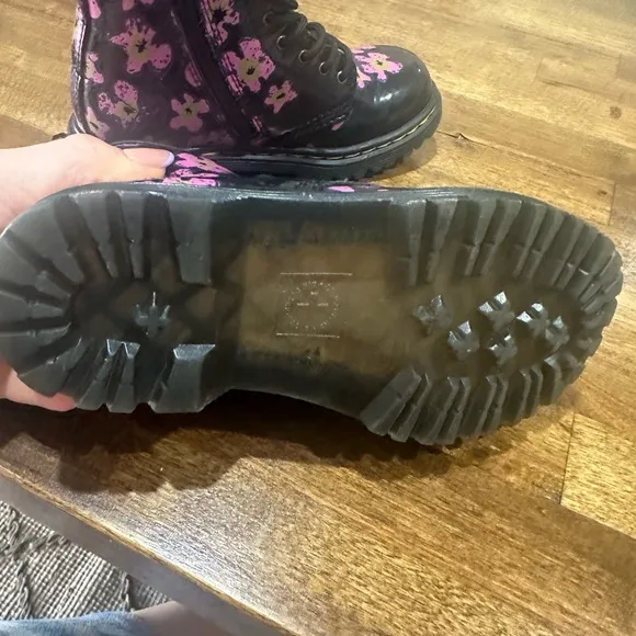 Dr. Martens Floral Black and Pink kids boots combat boots flowers girl