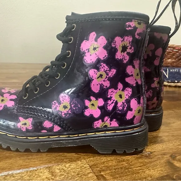 Dr. Martens Floral Black and Pink kids boots combat boots flowers girl