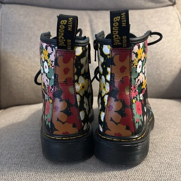 Dr. Martens Floral Mash Up Leather Lace Up Boots Girls size 2