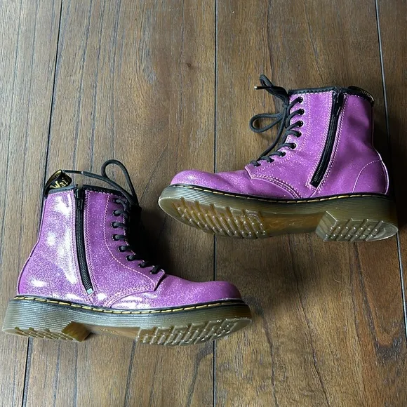 Dr. Marten’s JUNIOR 1460 GLITTER LACE UP BOOTS