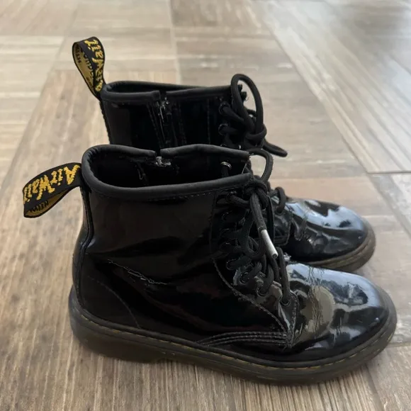 Dr. Martens Junior 1460 Patent Leather Lace Up Boots size 3