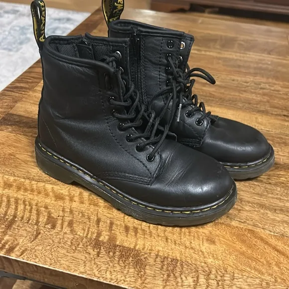 Dr Martens JUNIOR 1460 SOFTY T LEATHER LACE UP BOOTS size 1