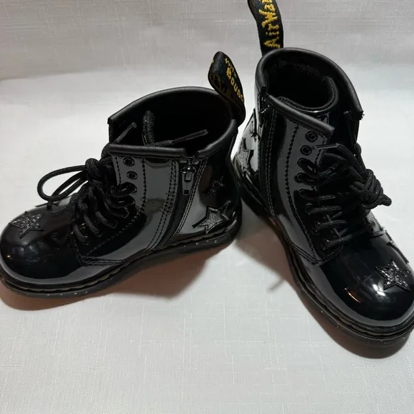 Dr. Martens Kids 1460 Glitter Star Patent Lace-Up Boots Size: 10
