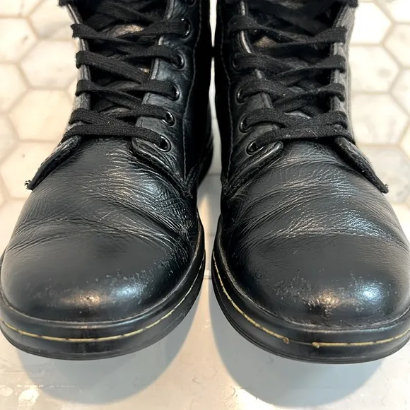 Dr. Martens Leyton Black Leather Lace Up Combat Boots Women’s Size 7