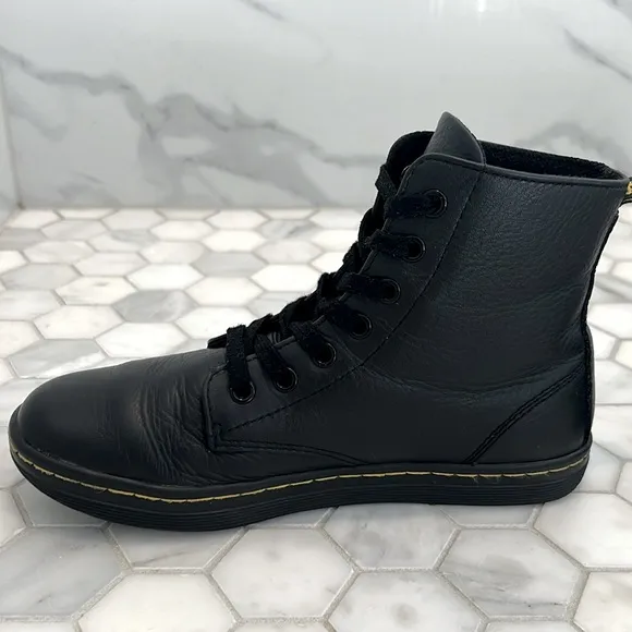 Dr. Martens Leyton Black Leather Lace Up Combat Boots Women’s Size 7