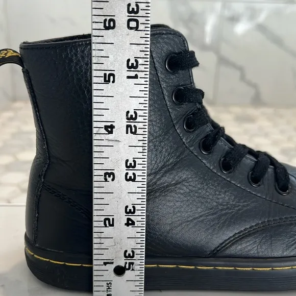 Dr. Martens Leyton Black Leather Lace Up Combat Boots Women’s Size 7