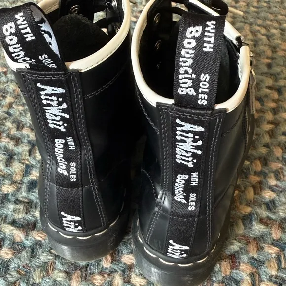 Dr. Martens Limited Edition 1460 HDW Zip sz 8