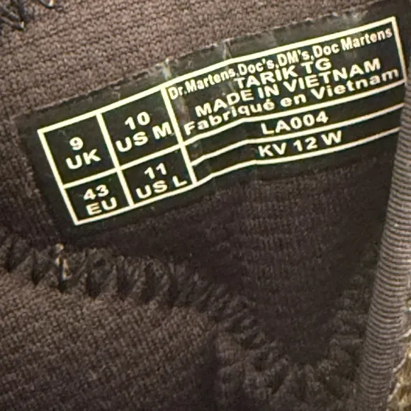 Dr. Martens NWOT green lace up boots