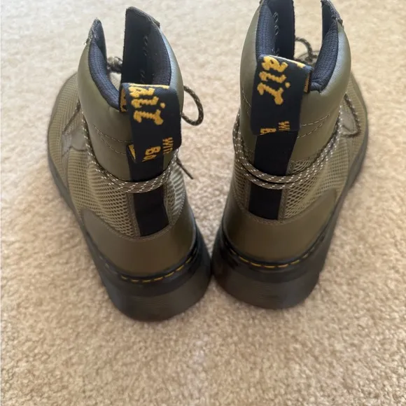 Dr. Martens NWOT green lace up boots